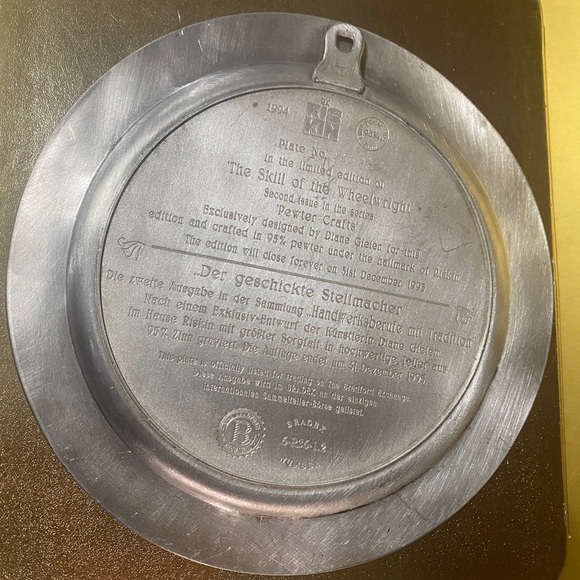 BRADFORD EXCHANGE PEWTER CRAFTS VTG 1994 THE SKILL OF THE WHEELWRIGHT 3-D PLATE - Picture 13 of 16